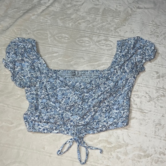 Hollister Tops - Hollister crop top‎